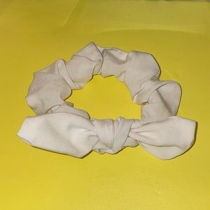 LULULEMON White Tie Scrunchie